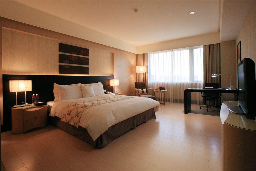 Monarch Skyline Hotel Luzhu Luaran gambar