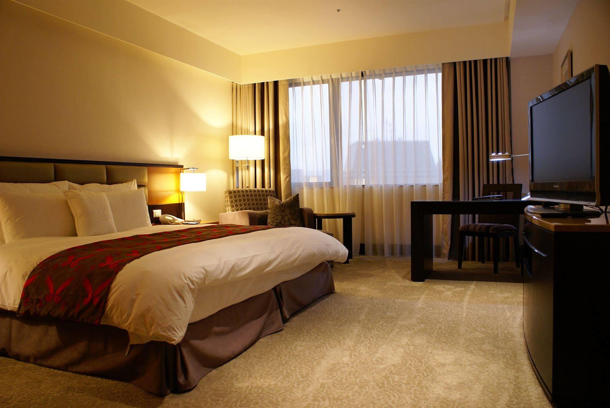 Monarch Skyline Hotel Luzhu Luaran gambar