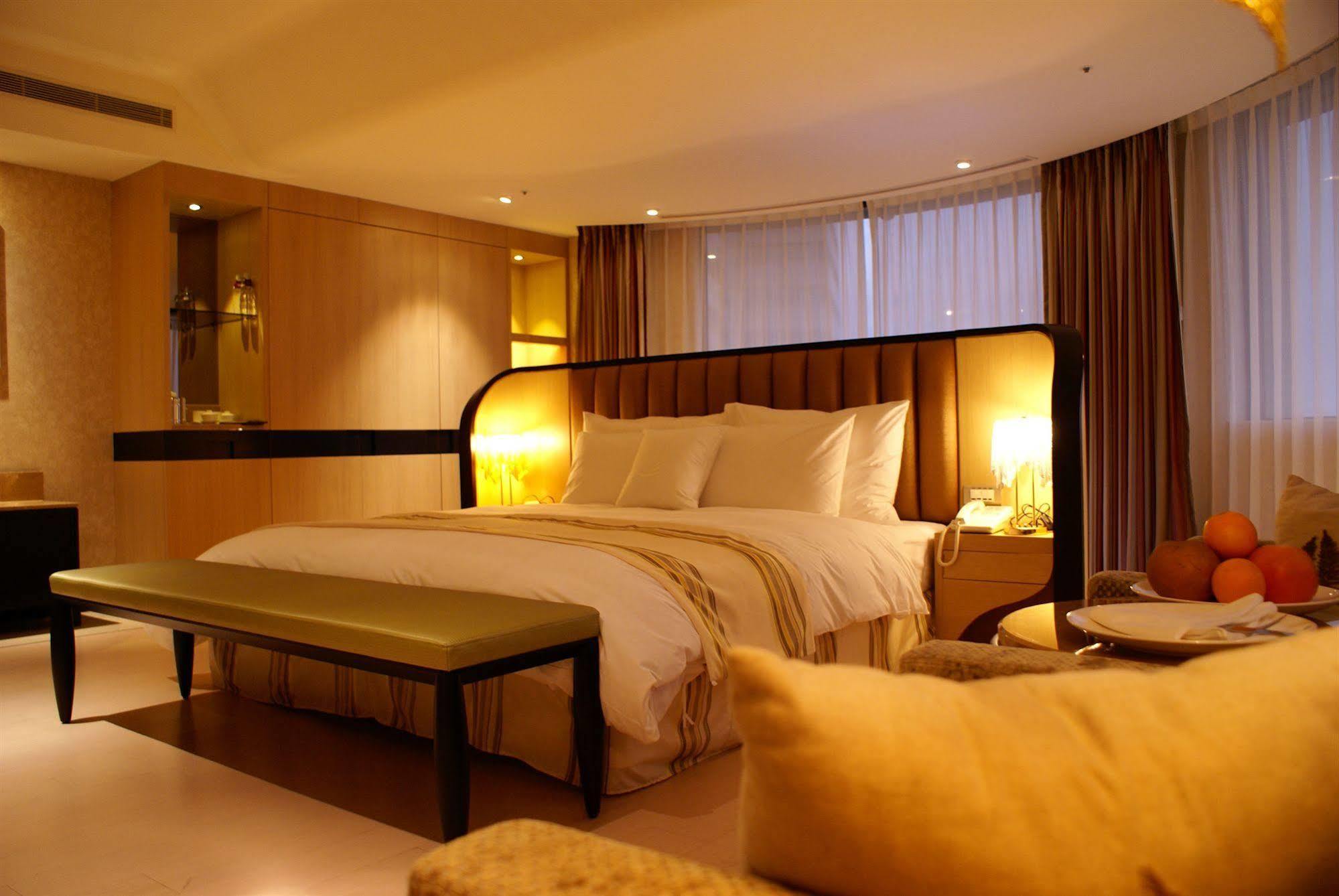 Monarch Skyline Hotel Luzhu Luaran gambar